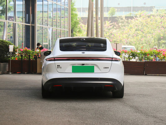 NIO ET5 Electric Four Wheel Car Luxury 710KW 100kwh Dual Motor Electric Car