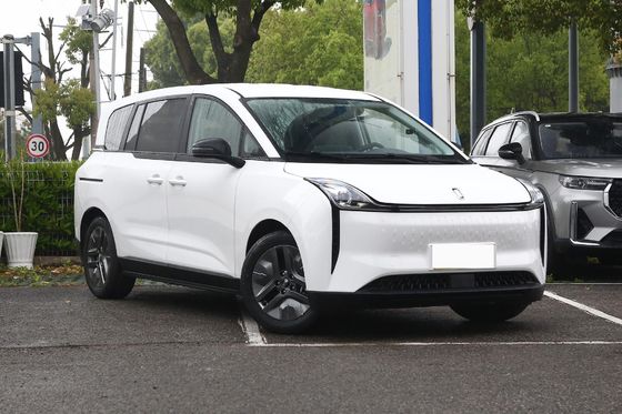 High Performance 5 Seater MPV Electric Car 5 Doors New Energy Benteng NAT 419KM