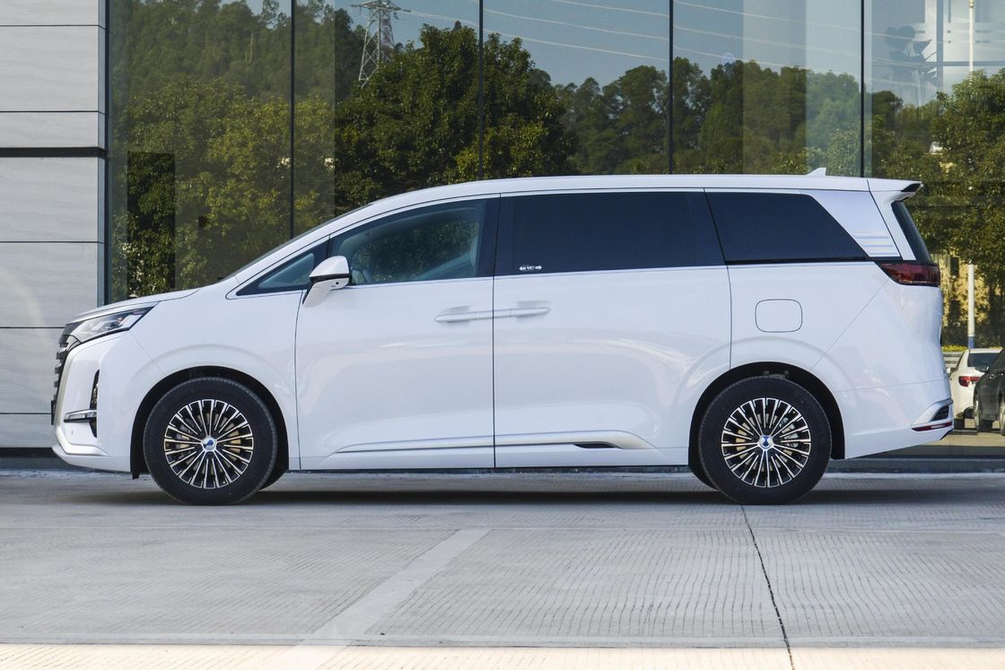 All Wheel Drive Plug In Electric Hybrid Cars 180KM Passenger Large 7 Seater MPV