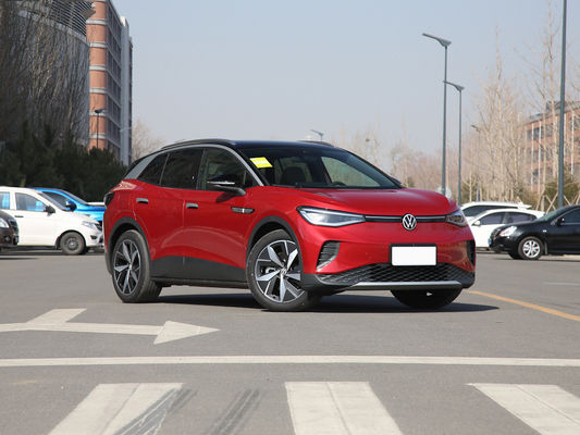 Carro branco de 5 portas com velocidade máxima de 120 mph, capacidade de reboque de 2 e outros recursos